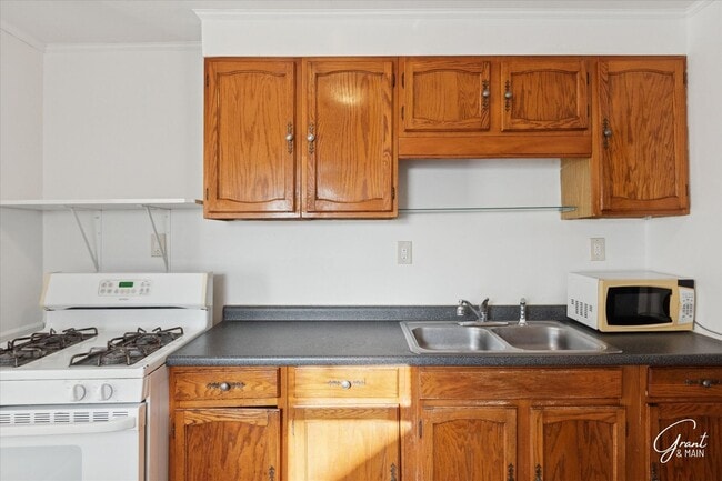 Building Photo - 2 Bedroom-1 Bath-$1200/month