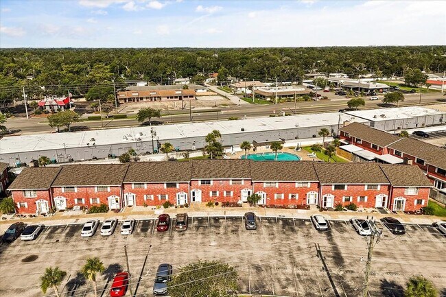 Building Photo - 2250 S Palmetto Ave