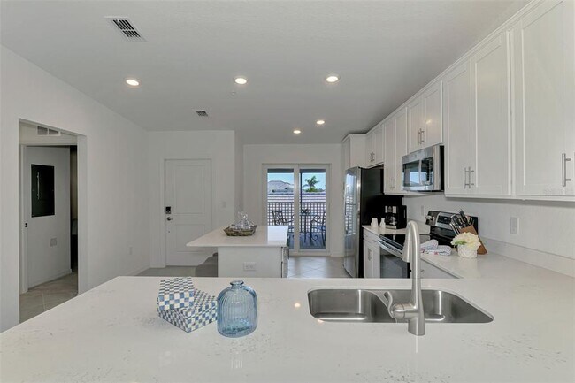 Building Photo - 12470 Wellen Golf St