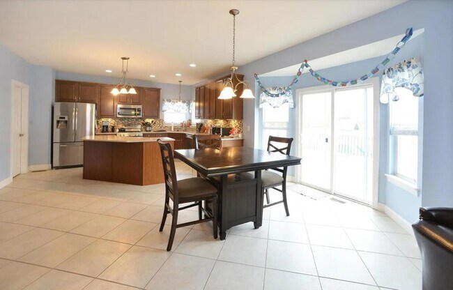 Building Photo - 1425 Red Oak Plantation Dr