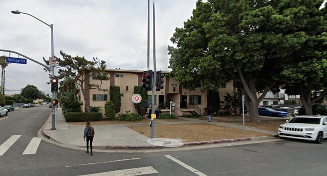 Floorplan - 12706 Venice Blvd