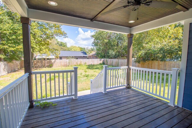 Building Photo - Charming 3-Bed, 3.5-Bath Home Near Augusta...