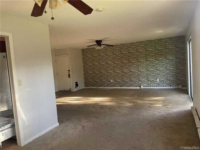 Building Photo - 32 Scarborough Ln