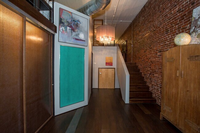 Building Photo - One of a Kind Furnished Condo in the Heart...