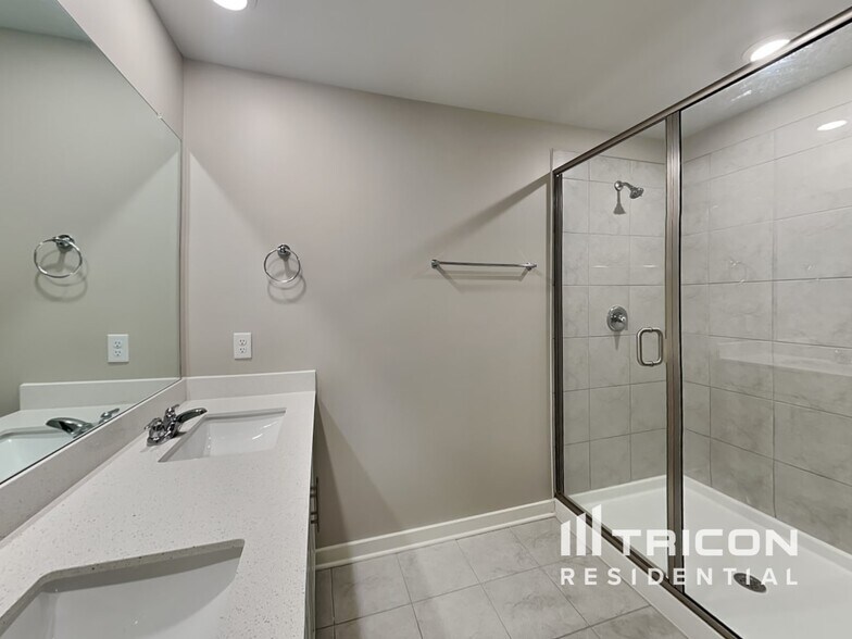 Building Photo - 427 Wind Dance Dr