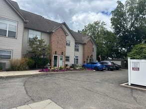 Building Photo - 40 Park Island Dr
