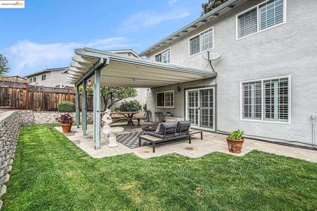 Building Photo - 1022 Village Dr