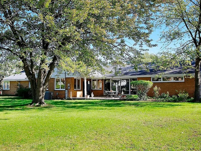 Building Photo - 3336 Overland Pass