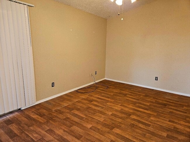 Building Photo - 805 Lexington Rd