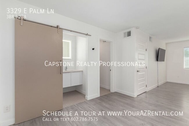 Building Photo - 3329 E Palm Ln