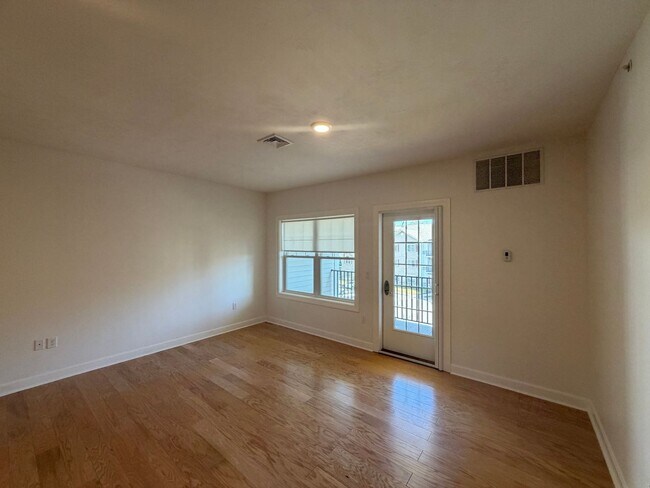 Building Photo - 360 Andover St