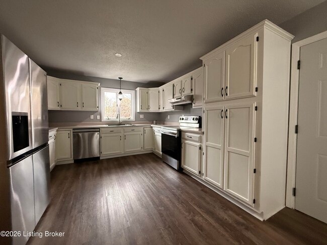 Building Photo - 2009 Sunbeam Rd