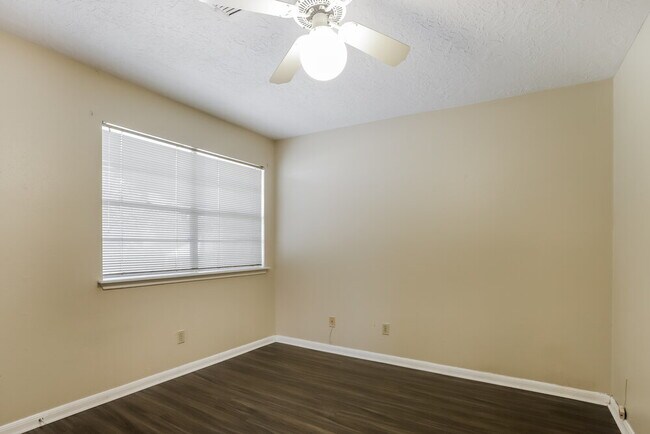 Building Photo - 11807 Gatlinburg Dr