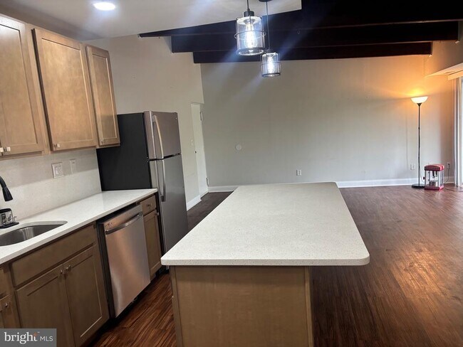 Building Photo - 5505 Karen Elaine Dr
