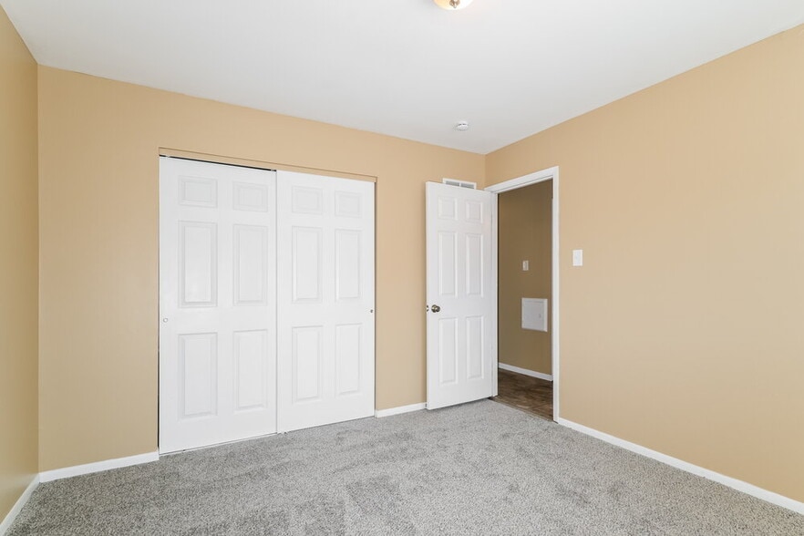 Building Photo - 174 Birchleaf Dr