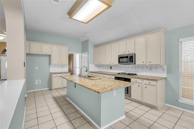 Building Photo - 6911 Thunderbird Dr