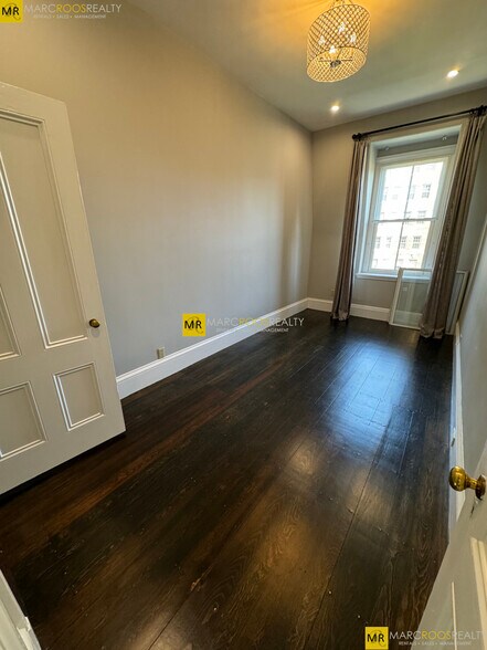 Building Photo - 265 Beacon St