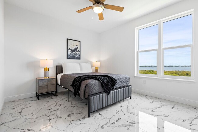 Building Photo - 605 Kemp St