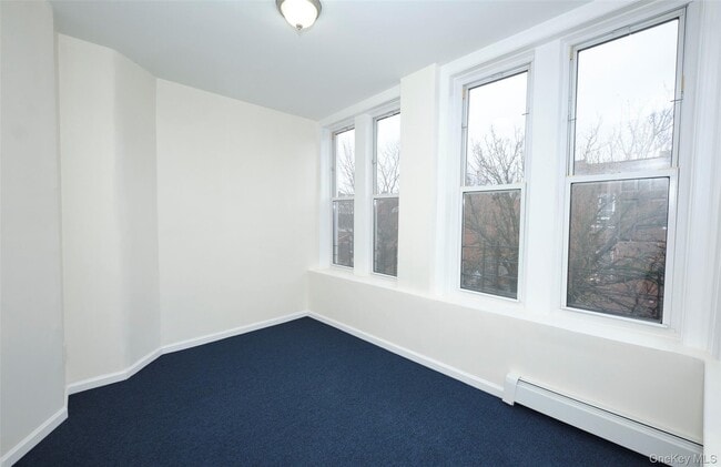 Building Photo - 563 Miller Ave