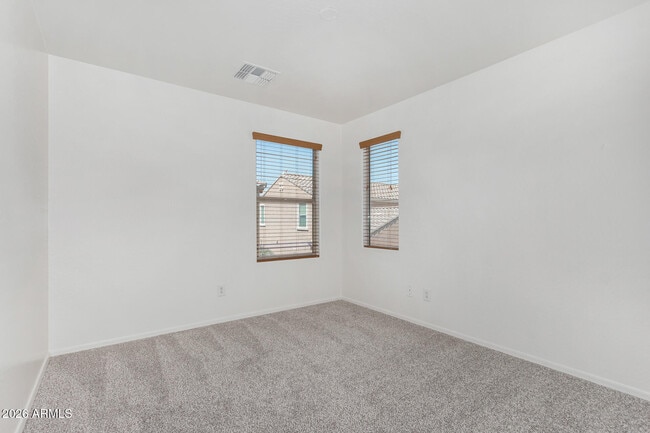 Building Photo - 2261 S Ponderosa Dr