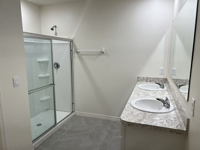 Building Photo - 1371 McFarland Dr