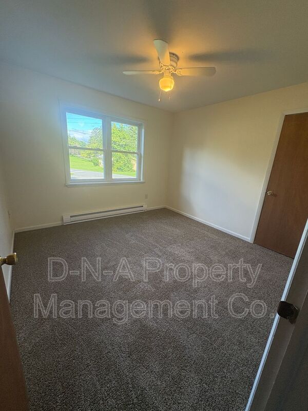 Building Photo - 404 Woodcliff Ave