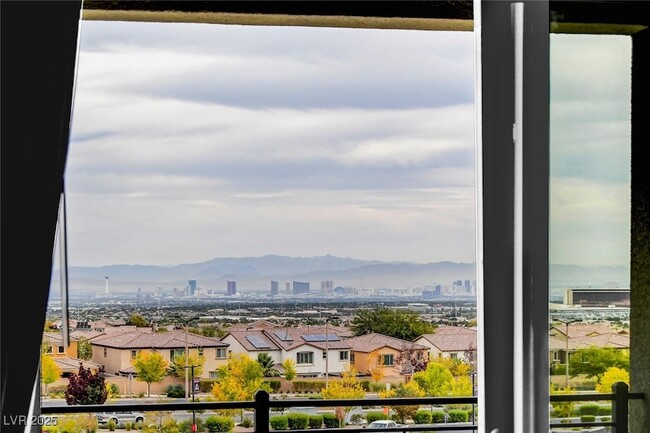 Building Photo - 318 Wind Poppy St