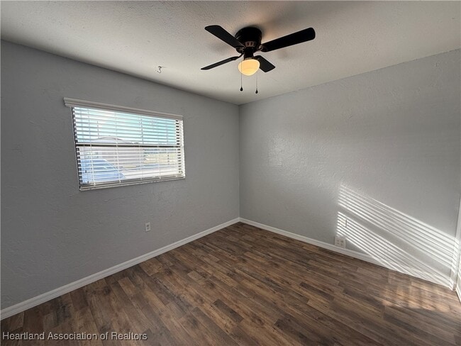 Building Photo - 523 Las Palmas Cir