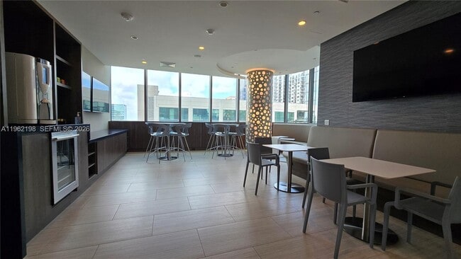 Building Photo - 100 E Las Olas Blvd