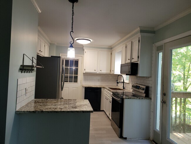 Building Photo - 116 Fox Chase