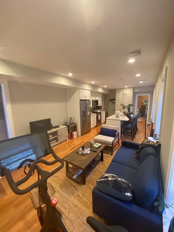 Building Photo - 422 Hanover St