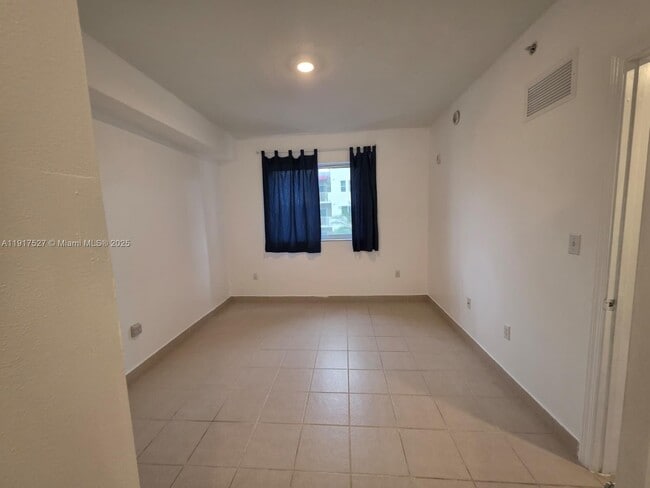 Building Photo - 11060 SW 196th St