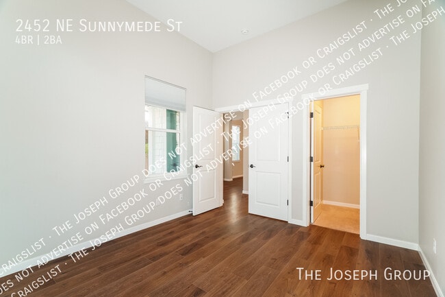 Building Photo - 2452 NE Sunnymede St