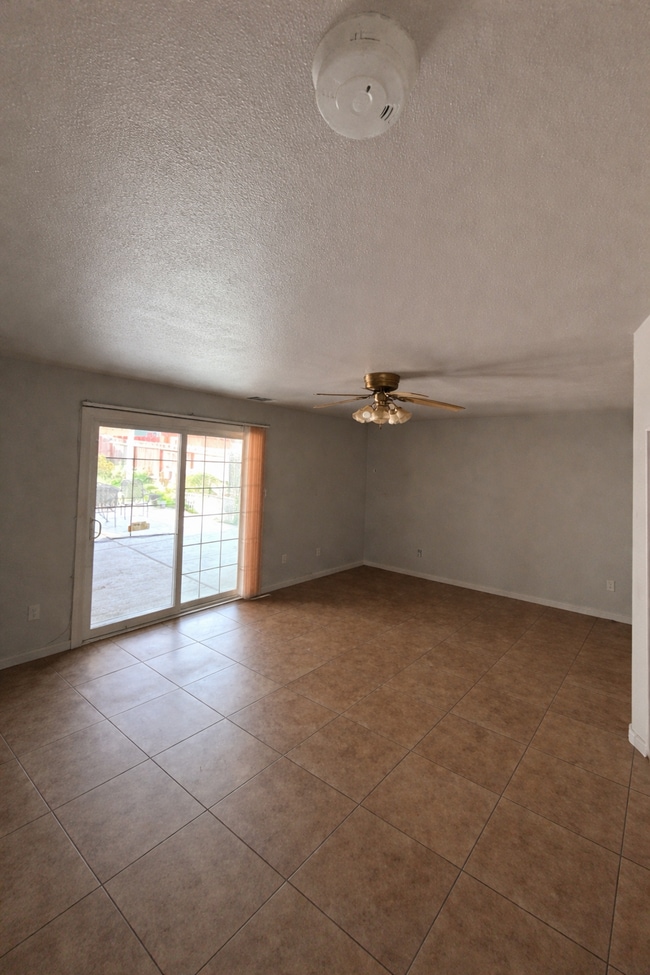 Building Photo - 107 S Cottage St