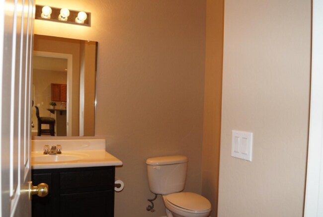 Building Photo - A must-see, amazing 4 Bed 3 Bath, 3 Car Garage, Single Family Home, Community Pool!