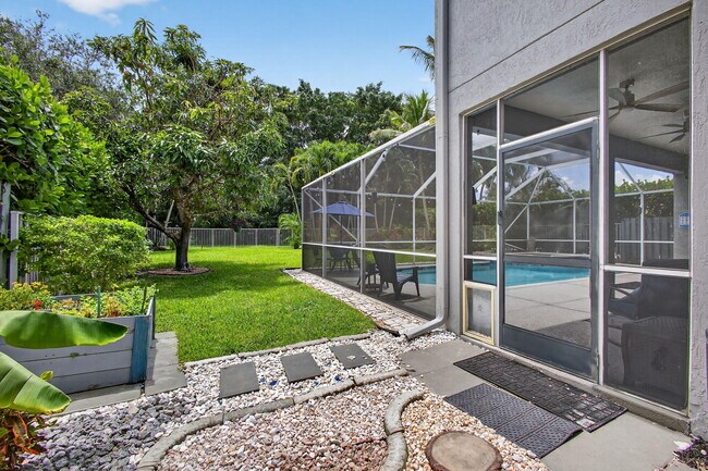Building Photo - 3738 Old Lighthouse Cir