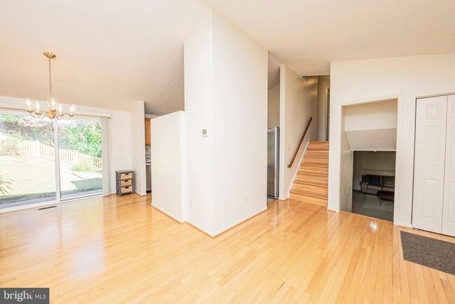 Building Photo - 1803 E Beech Rd