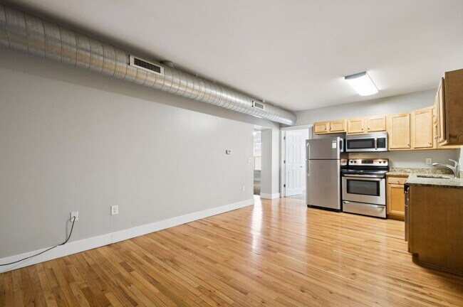 Building Photo - 1651 N Pearl St