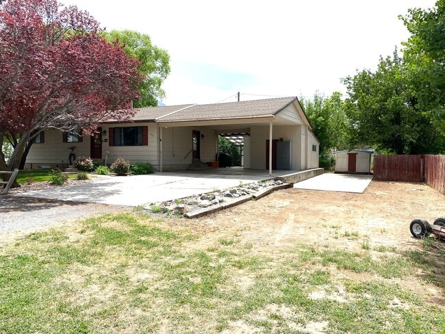 Building Photo - Beautiful Upgraded house in Santaquin