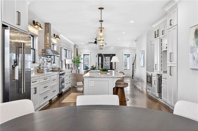 Building Photo - 636 Kennesaw Ave NE