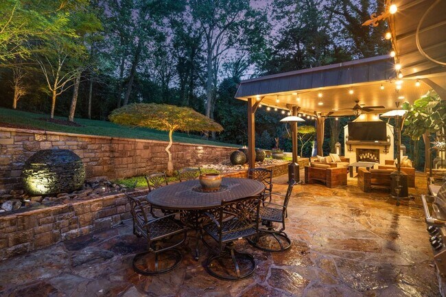 Building Photo - 3807 Harding Pl