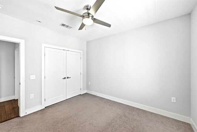 Building Photo - 2801 Dulce Ln