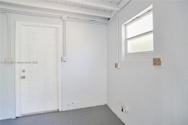 Building Photo - 1015 NW 130th St