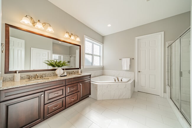 Building Photo - 15016 High Bluff Ct