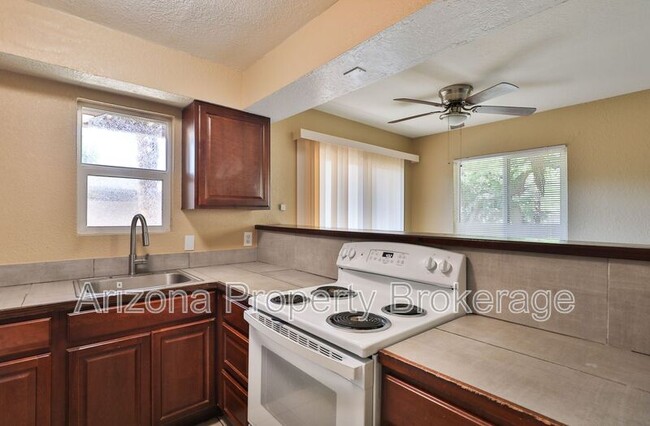 Building Photo - 601 W Rio Salado Pkwy
