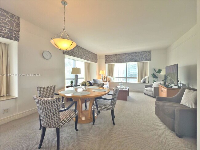 Building Photo - 1435 Brickell Ave