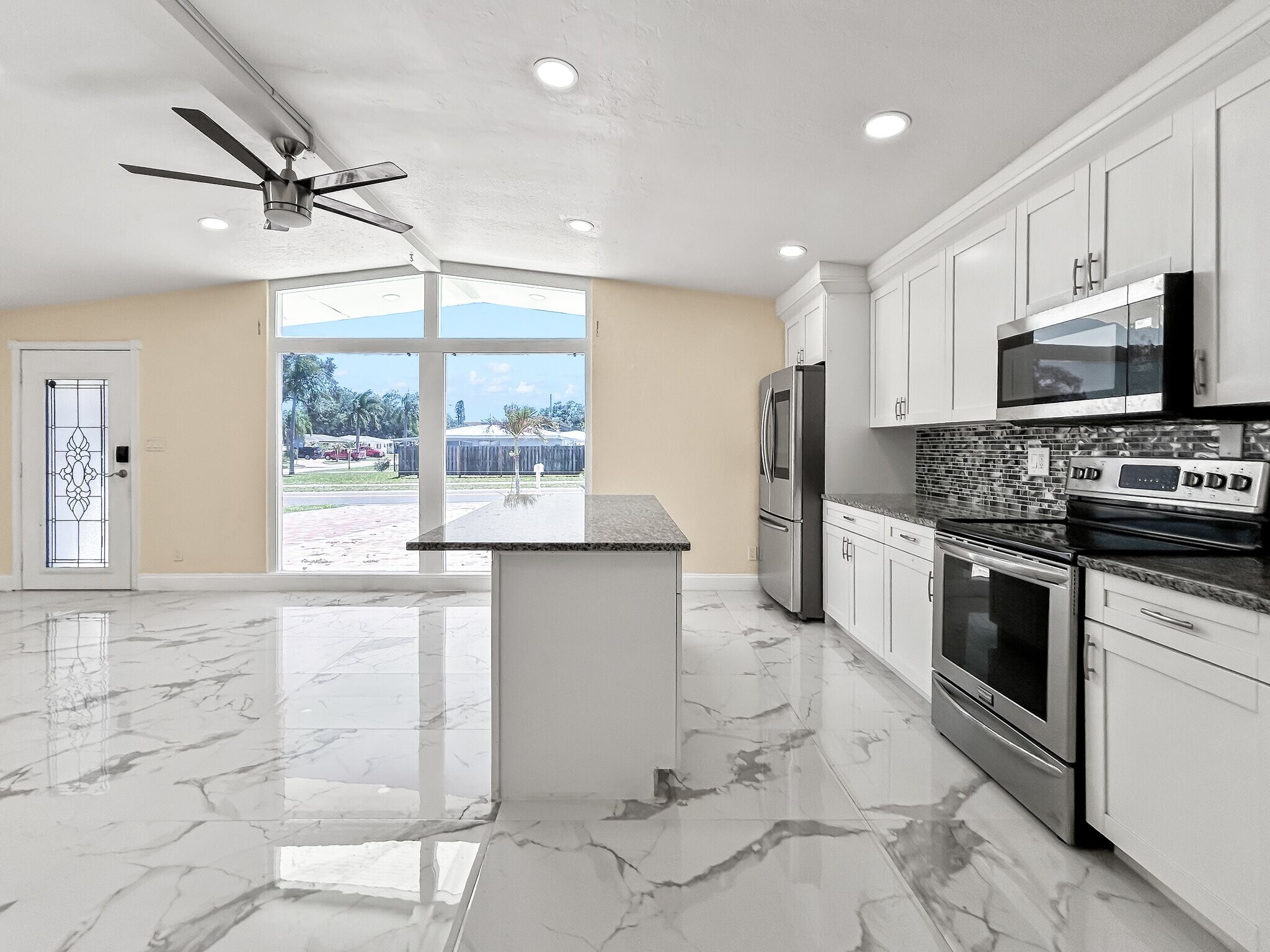 Building Photo - 3675 Prudence Dr