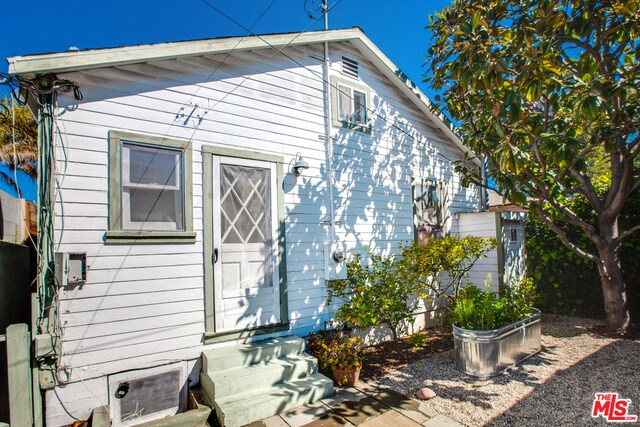 Building Photo - 1548 Cabrillo Ave