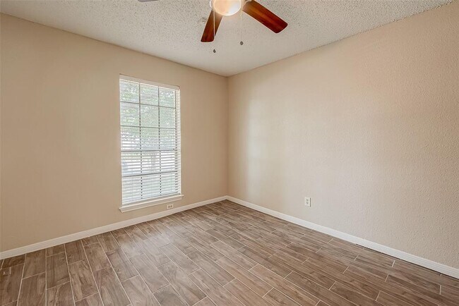 Building Photo - 4422 Waterfall Way