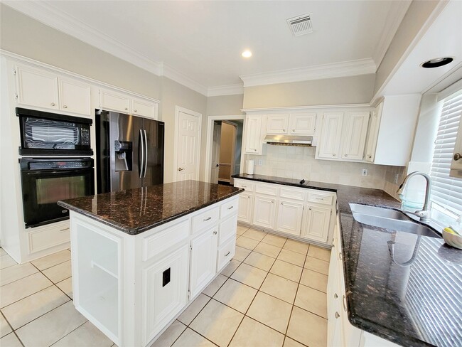 Building Photo - 4831 Whitby Cir